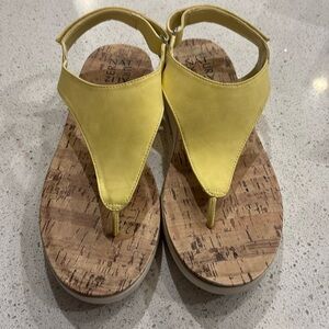 Naturalizer Yellow Meghan Sandal -9.5W